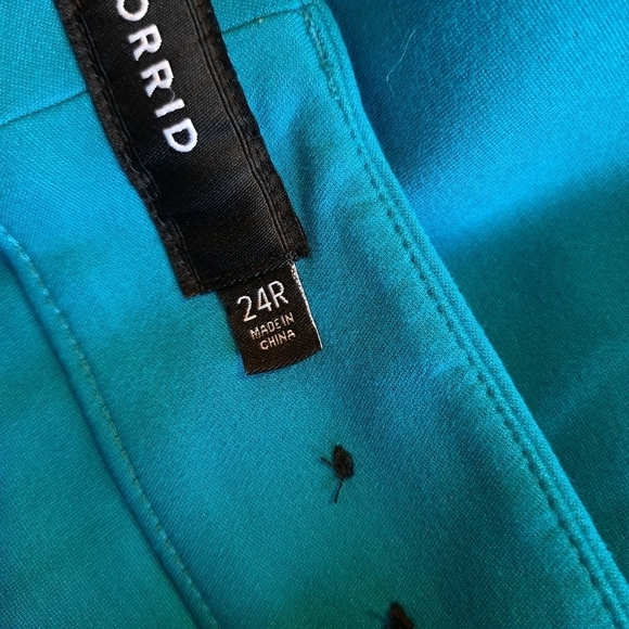 Torrid women's size Plus size 24R teal/blue pants cropped lots of stretch - Picture 3 of 10